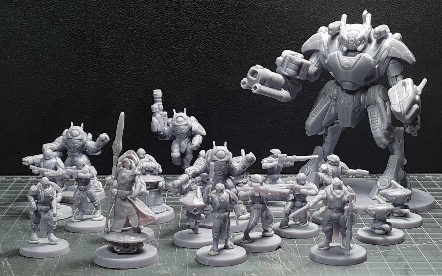 Tuai Bs42 Blazar Runner, proxy miniature, 28mm heroic scale unpainted resin, view 5