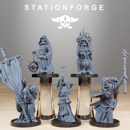 Scavenger Cultists, Tech Priests proxy miniature, 28mm heroic scale unpainted resin