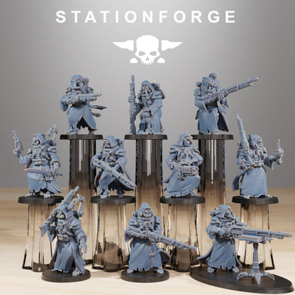 Scavenger Bounty Hunters, Tech Priests proxy miniature, 28mm heroic scale unpainted resin