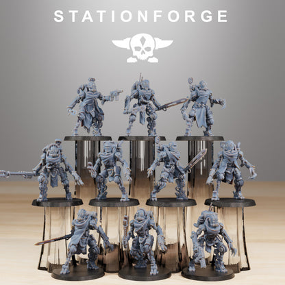 Tech Priests Scavenger Junkbots (10 Units), 28mm heroic scale unpainted resin