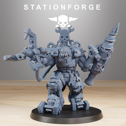 Orks Exo Boss With Claw, proxy miniature, character, 28mm heroic scale unpainted resin