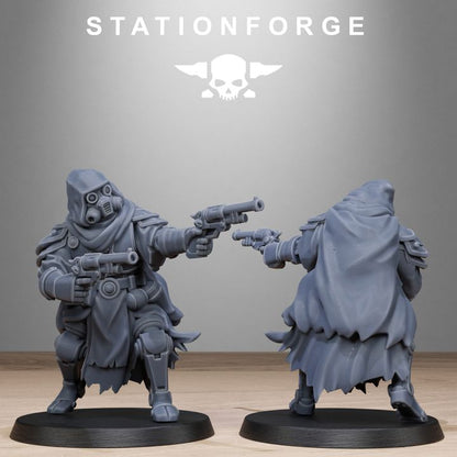 Scavenger Tech Magicians, Tech Priests proxy miniature, 28mm heroic scale unpainted resin, view 3