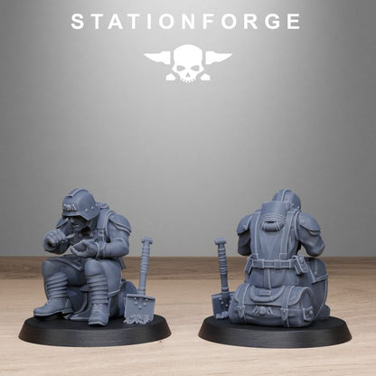 Grim Guard Chill Squad, Imperial Army proxy miniature, 28mm heroic scale unpainted resin, view 4