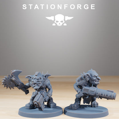 Orks Gobs Berserkers Boss, proxy miniature, character, 28mm heroic scale unpainted resin, view 3