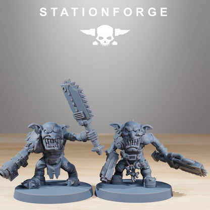 Orks Gobs Berserkers Boss, proxy miniature, character, 28mm heroic scale unpainted resin, view 2