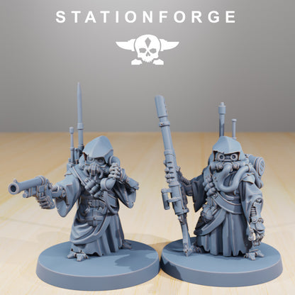 Scavenger Junkards, Tech Priests proxy miniature, 28mm heroic scale unpainted resin, view 7