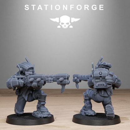 Tuai Hunters, proxy miniature, 28mm heroic scale unpainted resin, view 9