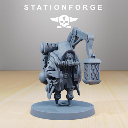 Scavenger Adventurer, Tech Priests proxy miniature, 28mm heroic scale unpainted resin