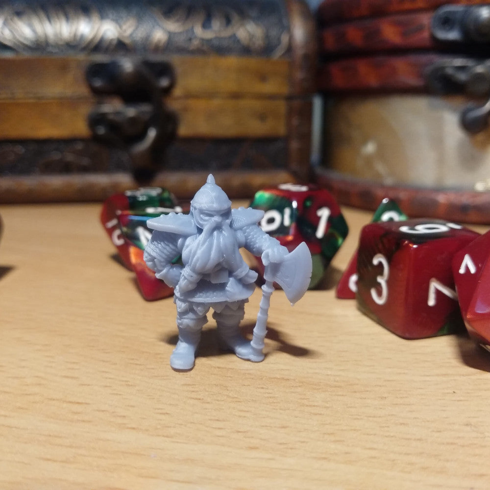 Dwarf Hero, resin miniature, 28mm heroic scale unpainted resin