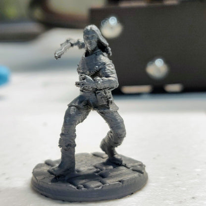 Elf Rogue, resin miniature, 28mm heroic scale unpainted resin, view 2