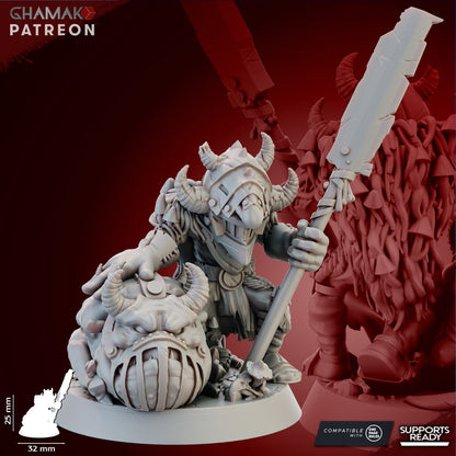 Madboss with Hungryjaws, resin miniature, 28mm heroic scale unpainted resin