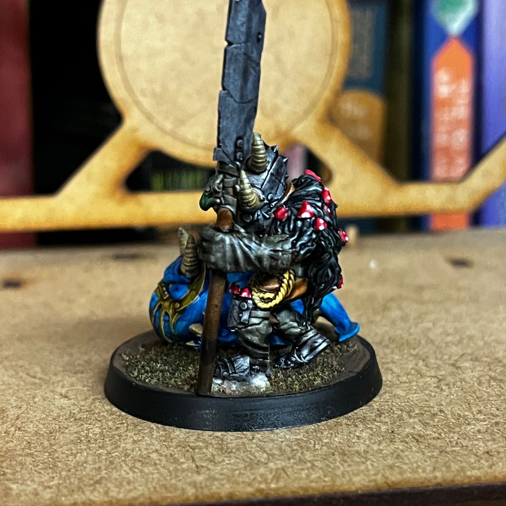 Madboss with Hungryjaws, resin miniature, 28mm heroic scale unpainted resin, view 2