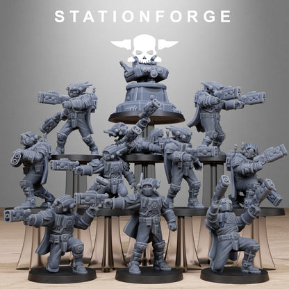 Tuai Clone Pistoleers, proxy miniature, 28mm heroic scale unpainted resin