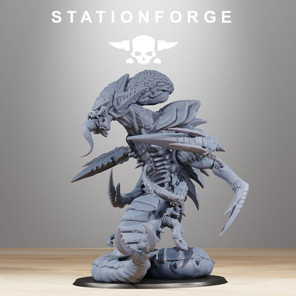 Bio Swarm Brainiac, proxy miniature, 28mm heroic scale unpainted resin, view 3