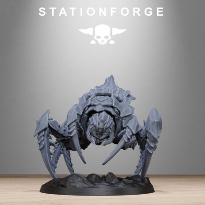 Bio Swarm Silkmaw, proxy miniature, 28mm heroic scale unpainted resin, view 3
